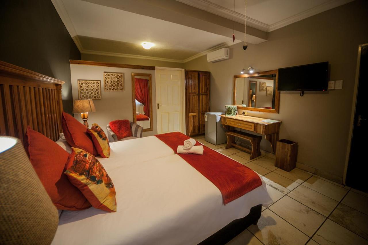 Ivory Tusk Lodge Тзанеен Экстерьер фото